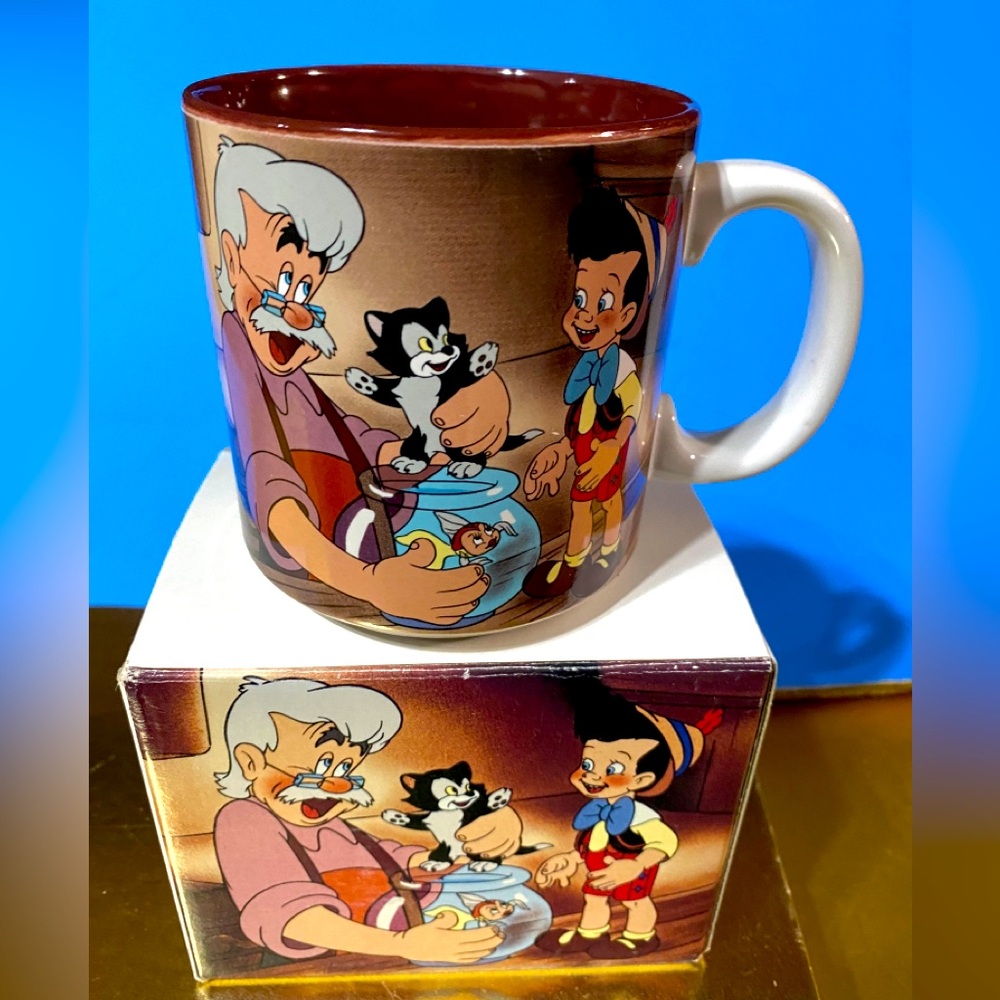WALT DISNEY’S CLASSIC PINOCCHIO VTG 90’s NWT DISNEY STORE EXCLUSIVE CERAMIC MUG